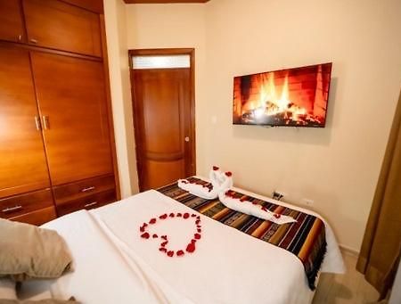 Tourist House Suites 2 Отавало Экстерьер фото
